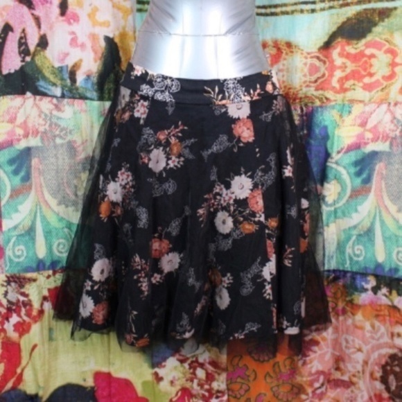 Torrid Floral Layered Tulle Skirt Size 00 - Picture 3 of 8